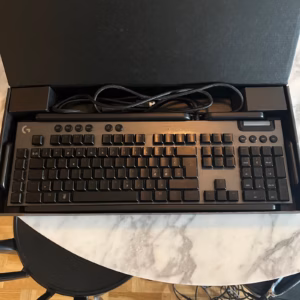 Logitech G915 Tactil tangentbord