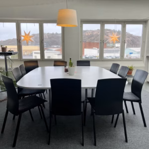 Stort mat- eller mötesbord