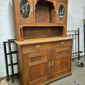 Antik ekskänk med överdel