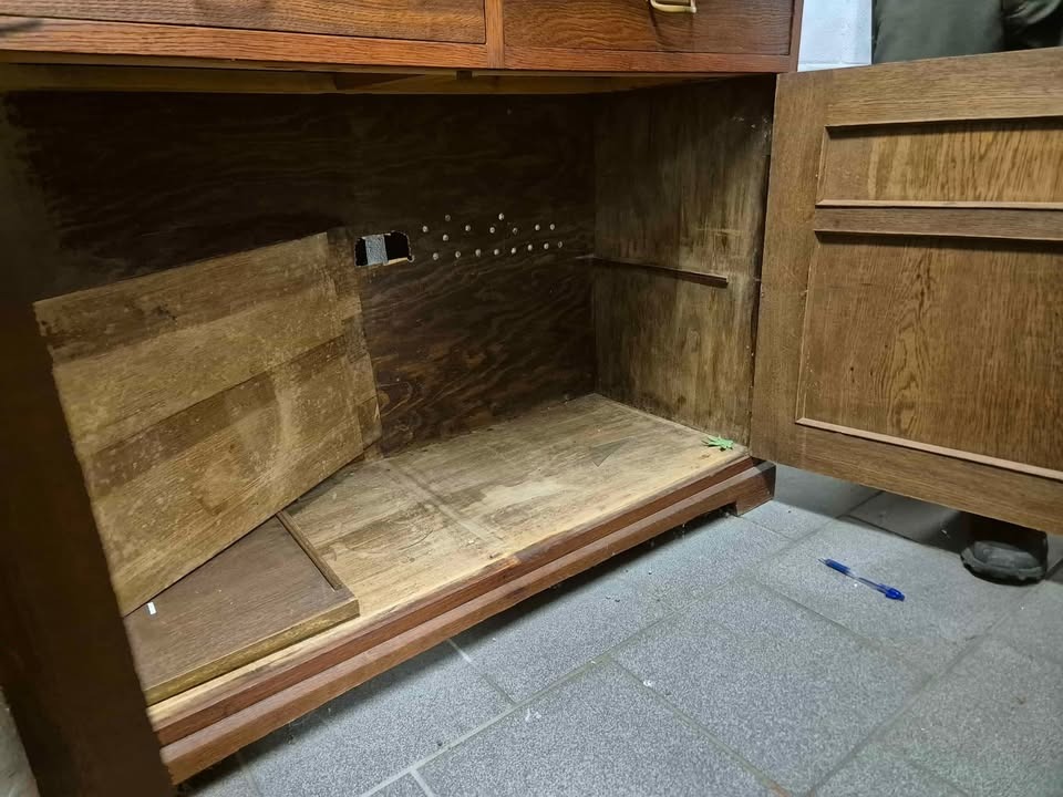 Antik ekskänk med överdel - Bild 2