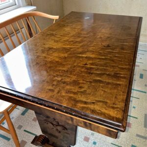 Antikt köksbord i massivt trä (1920-tal)